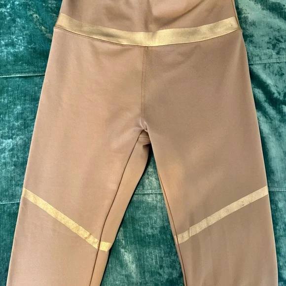 LIKE NEW.  BSP (BETTER SPORTS PERFORMANCE) YOGA PANTS. - Picture 2 of 10